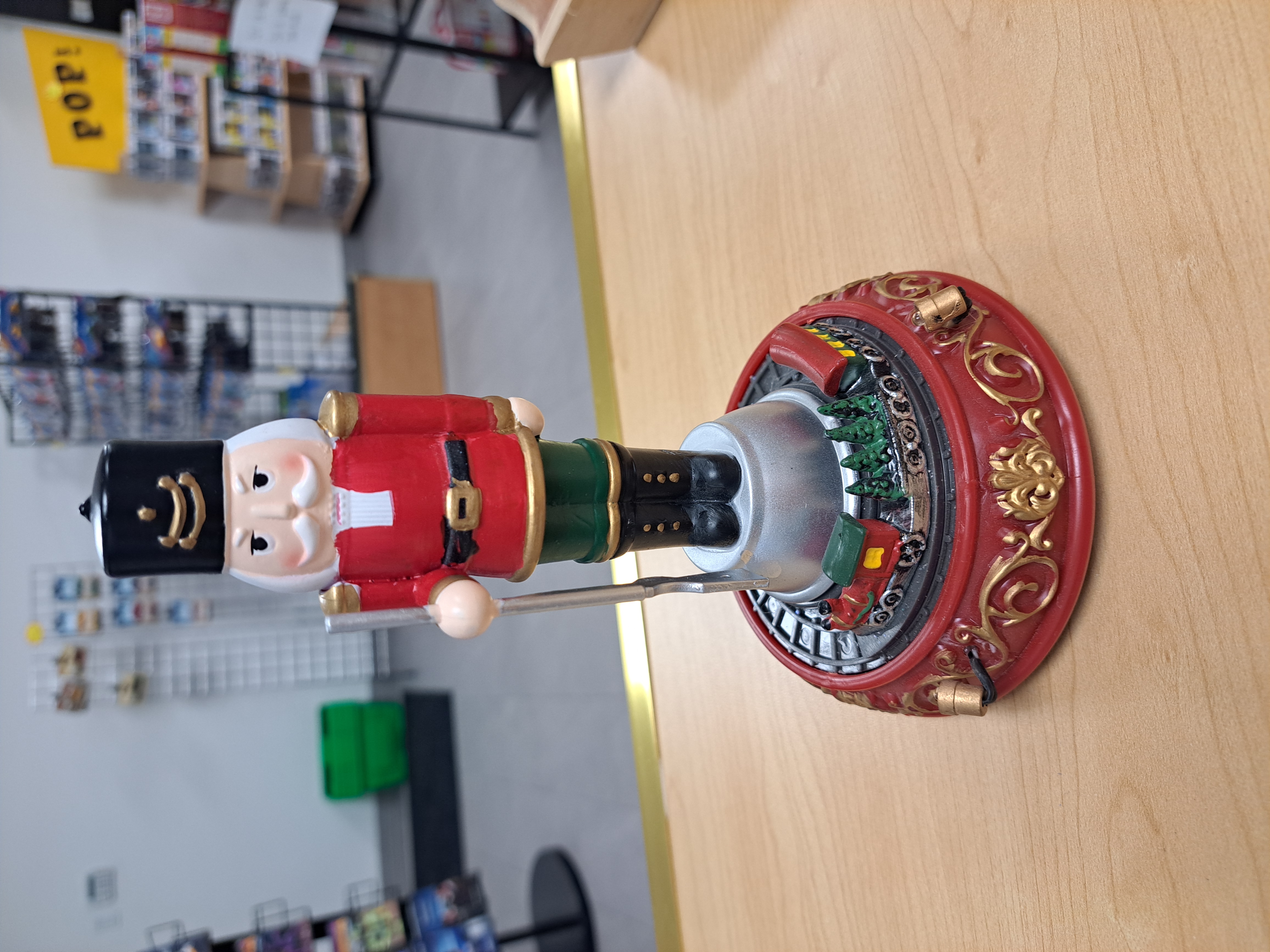 7po casse-noisette avec train lumineux